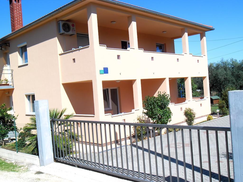 Apartments Katja Štinjan Esterno foto
